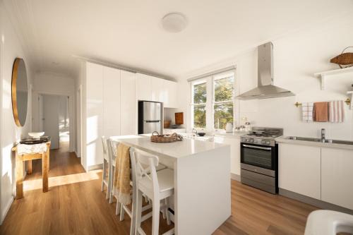 Light Filled 3-Bed Home near Brighton Beach