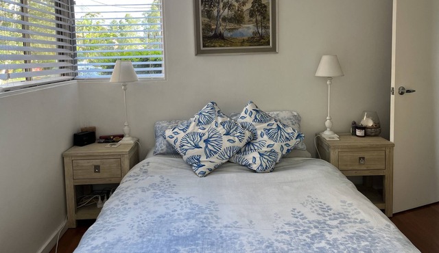 Light filled apartment close to the beach and transport