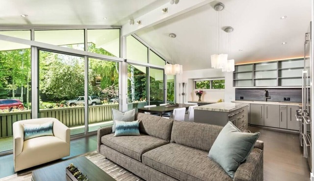 Light filled Contemporary in prestigious West End