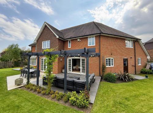 Light Filled Country Home for 14 in the High Weald near Hawkhurst
