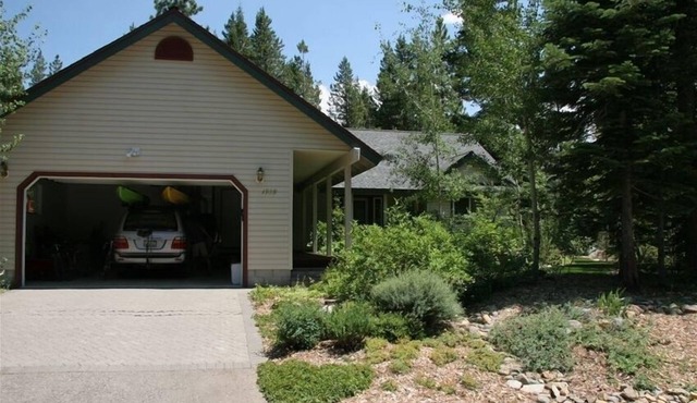 Light filled Mountain Retreat. nPermit# 074522