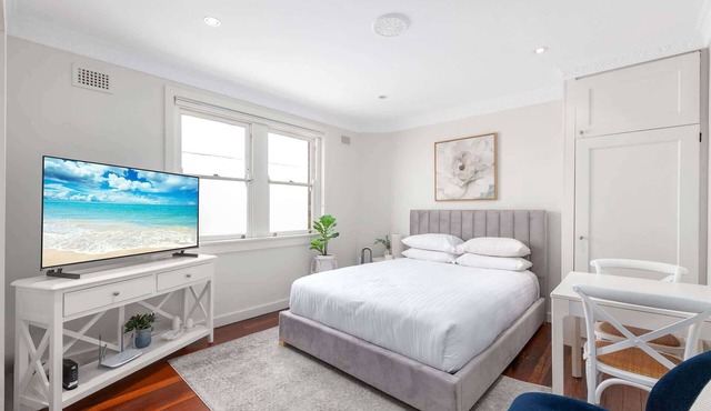 Light-Filled Studio near Rushcutters Bay Park