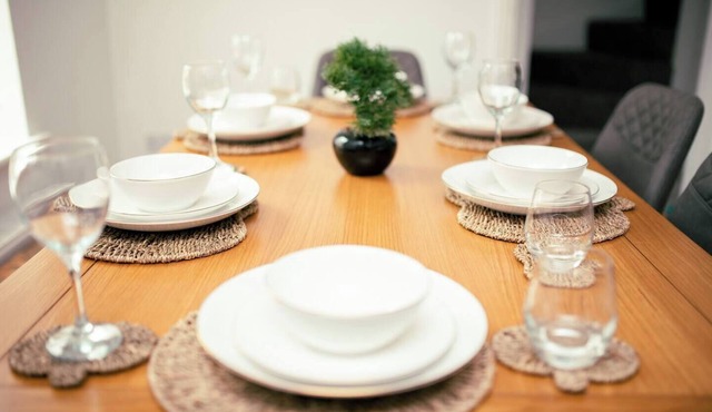 Light House (Sleeps 10)