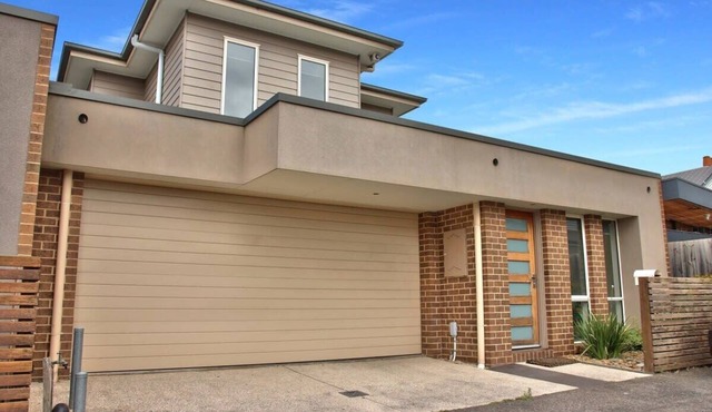 Light Wick I Walk to CBD n GMHBA Stadium