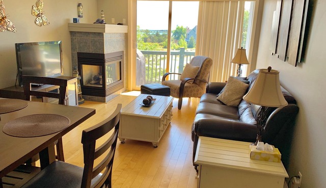 Lighthouse Point Collingwood Fully Furnished 2 Bed, 2 Bath with Water Views!