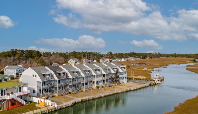 Lighthouse Pointe - Spectacular Waterfront on Chincoteague Island!