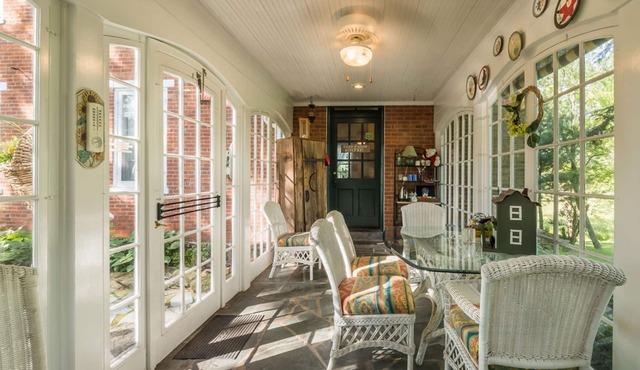 Lightner Farmhouse B&B