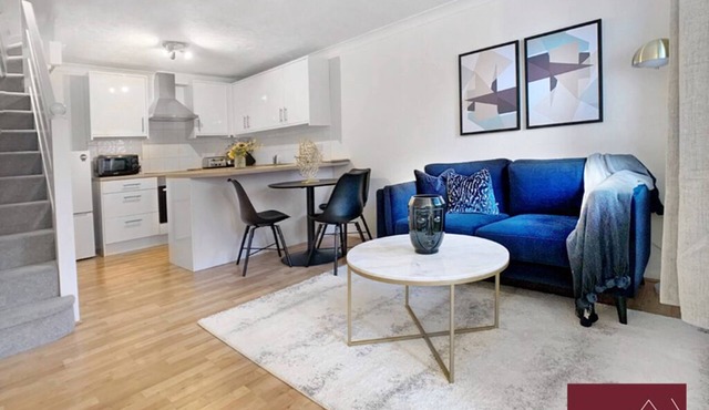 Lightwater - 1 Bedroom House