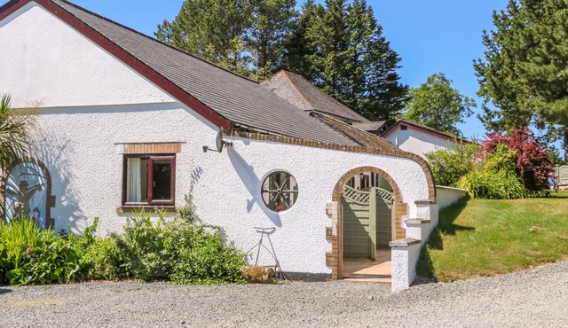 LIGHTY, pet friendly, country holiday cottage in Halwill Junction