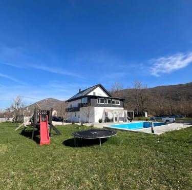 Lika Relax and Party House with sauna, jacuzzi and outdoor heated swimming pool