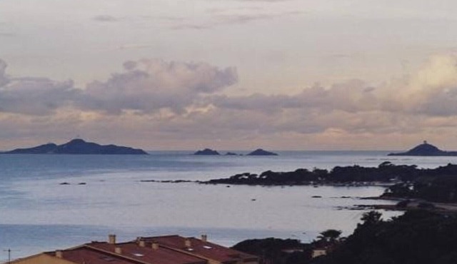 Like a balcony on the whole cliff of Aajccio, winter and summer!