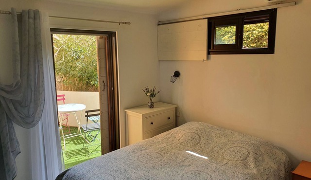 Like a house ! 115sq.f/35sq.m with outdoor space, beach 3mn, 1mn city centre