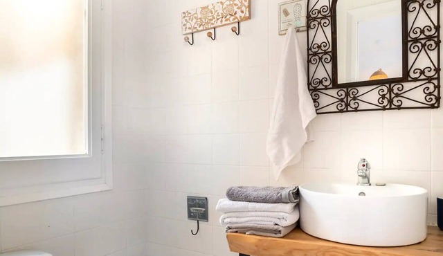 Like a tiny house, steps from the beach!