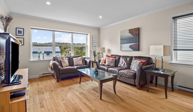 Like Home Getaway near Walking Trails and Downtown