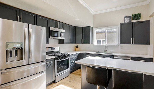 Like New 6BED 3BR 2BA Home in Japan Town San Jose