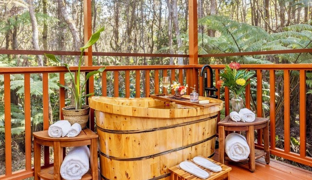 Liko Lehua Cottage in Volcano - Hot Tub & Fireplace - Mauna Loa Estates