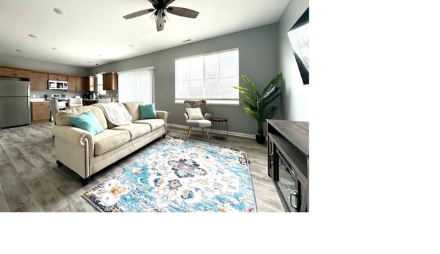 "Lil' Beachy" - Spacious 4-bedroom townhome close to MN State University Campus