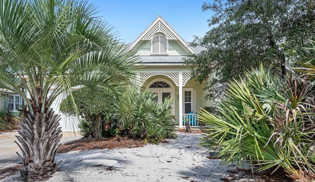 Lil' Bit of Sunshine ~ 3BR - 2.5 BA beach house!
