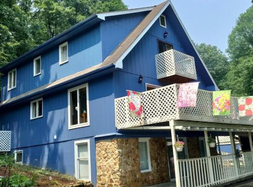 Lil Black Bear Inn