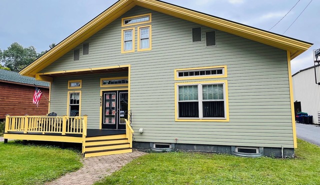 Lil E's Pad #1 -The ultimate Adirondack apartment for two.