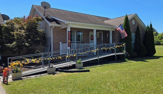 Lil house in Ringgold, Ga, pet friendly and 5 minutes from Chattanooa, Tn