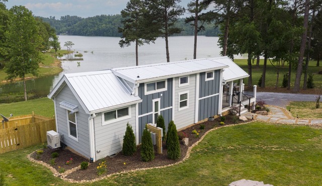 Lil Lake House! Modern Tiny Home!