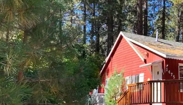 Lilac Cottage| Fireplace, Pet/Kid Friendly