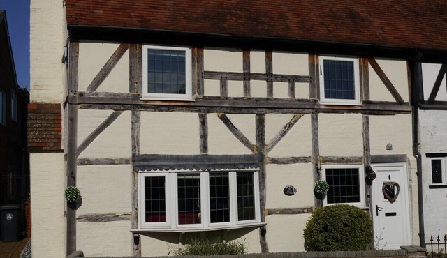 Lilac Cottage - Sleeps up to 6 - Aston Cantlow, Henley in Arden - HOT TUB