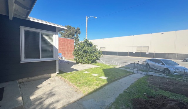 LiLBettys Cottage 1-bedroom apartment in serene Torrance with AC, WiFi