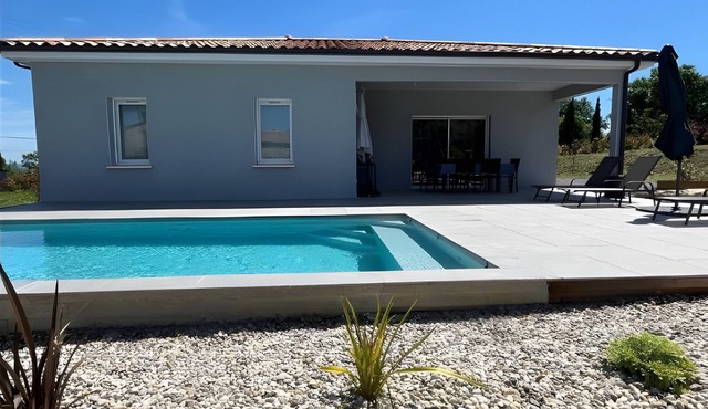 Liledou - Beautiful Single-Storey Villa with Private Pool