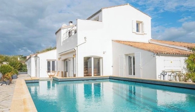 Lili - Large villa with pool in Oléron