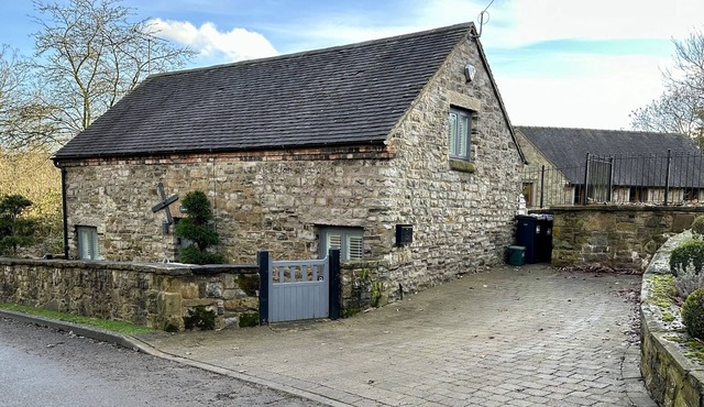 LILIMAE BARN, family friendly, with a garden in Hulland Ward