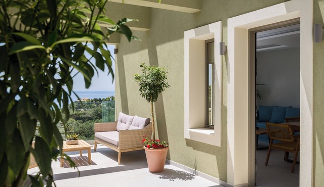 Lilium can sleep up to 2 adults and 2 children until 12 years Old