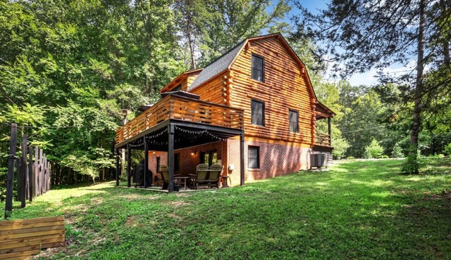 Lilla’s Cozy Cabin: Where Comfort Meets Fun!