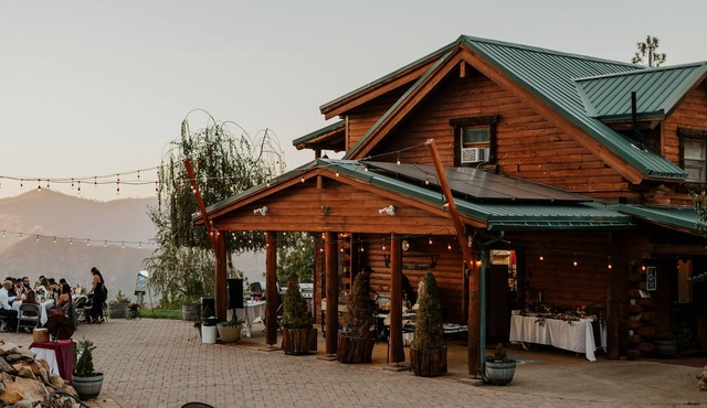 Lillaskog Lodge: Family Friendly Ridge Top Lodge, Near Yosemite