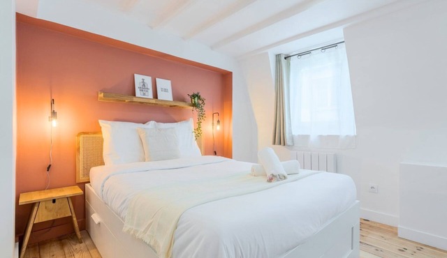 Lille center bright and functional studio