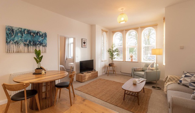 Lilleshall - Beautiful Serviced Apartment