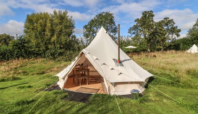 LILLIEBELL, romantic, with open fire in Weobley