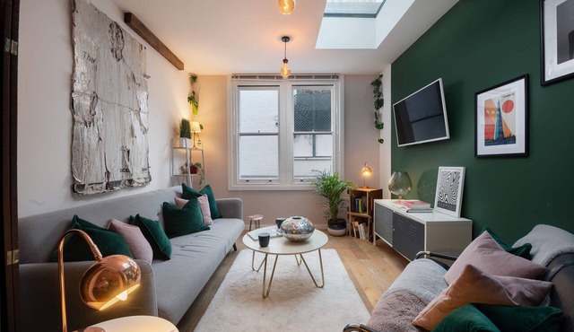 Lilly | 1 Bedroom City Apartment