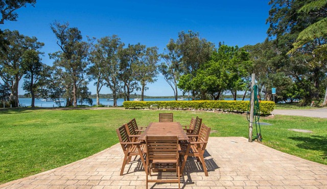 "Lilly's Pad" - Lemon Tree Passage