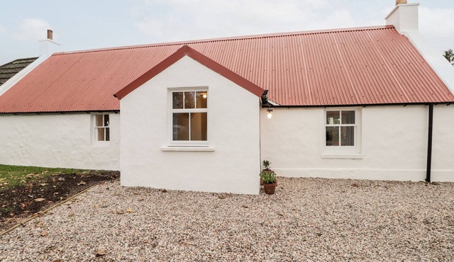 LILY COLLIE'S, pet friendly, with open fire in Fochabers