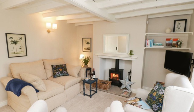 LILY COTTAGE, pet friendly, luxury holiday cottage in Sheriff Hutton