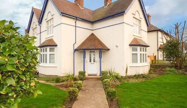 LILY HOUSE, family friendly, country holiday cottage in Minehead