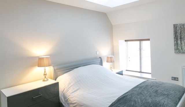 Lily Pad - 2-bed apartment with river views