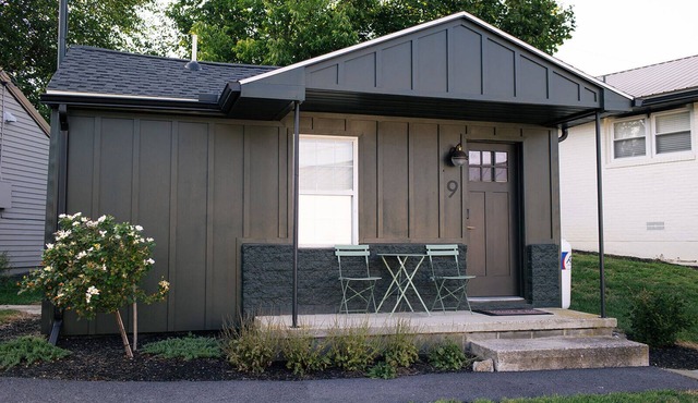 Lily Pad - Tiny Home at Mane & Co./Free Parking