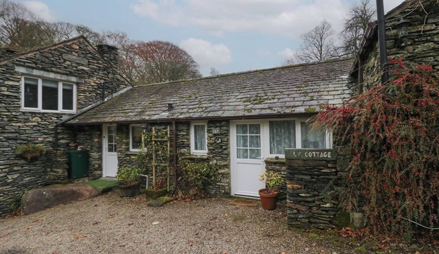 LILY, with a garden in Kendal