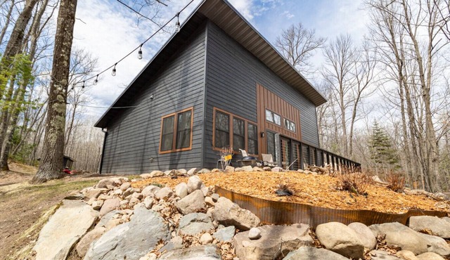 Lilypad Lake House - Nelson Lake - Dog Friendly - Trail Access