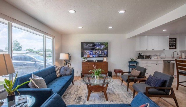 LilyPad Retreat + Pet Friendly Ski Base