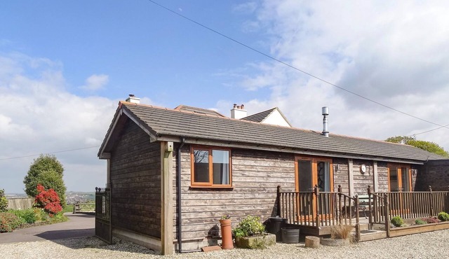 LILYS PAD, pet friendly, with open fire in Okehampton