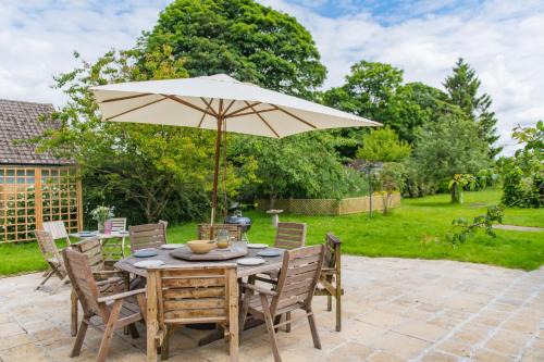 Lilywood by Bloom Stays